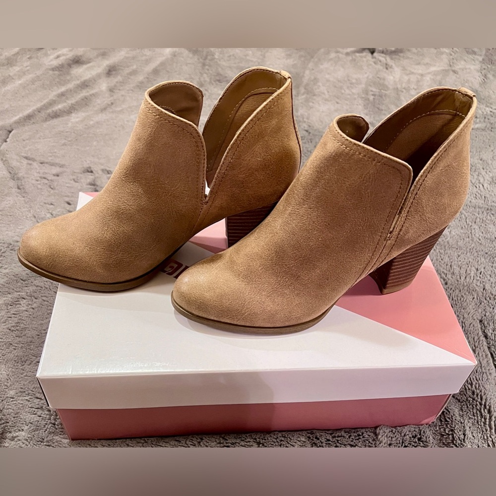 Fergalicious by Fergie - Charley Sand Vented Ankle Boot - Size 6.5 New w/o tags